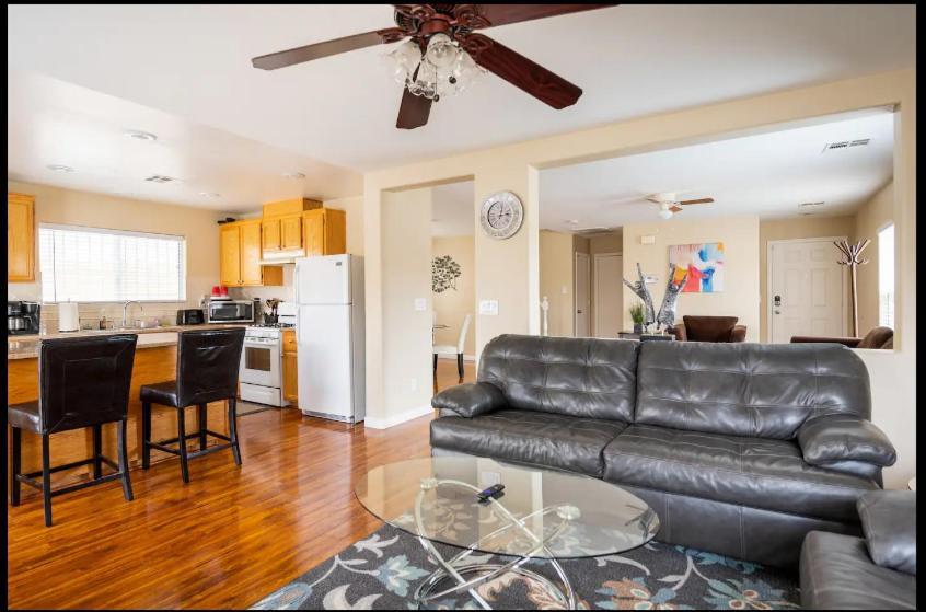 4 Bedroom North Las Vegas With Pool Exterior photo